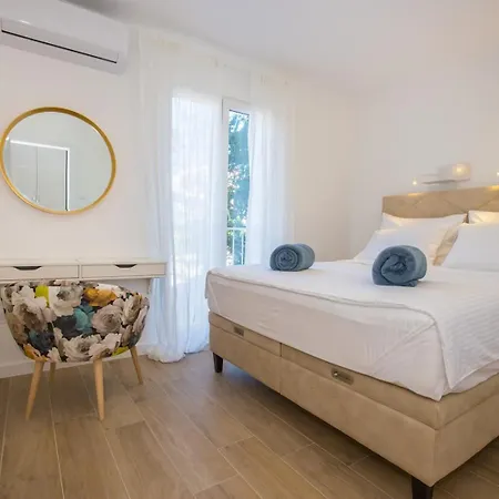 Sereno Apartment *